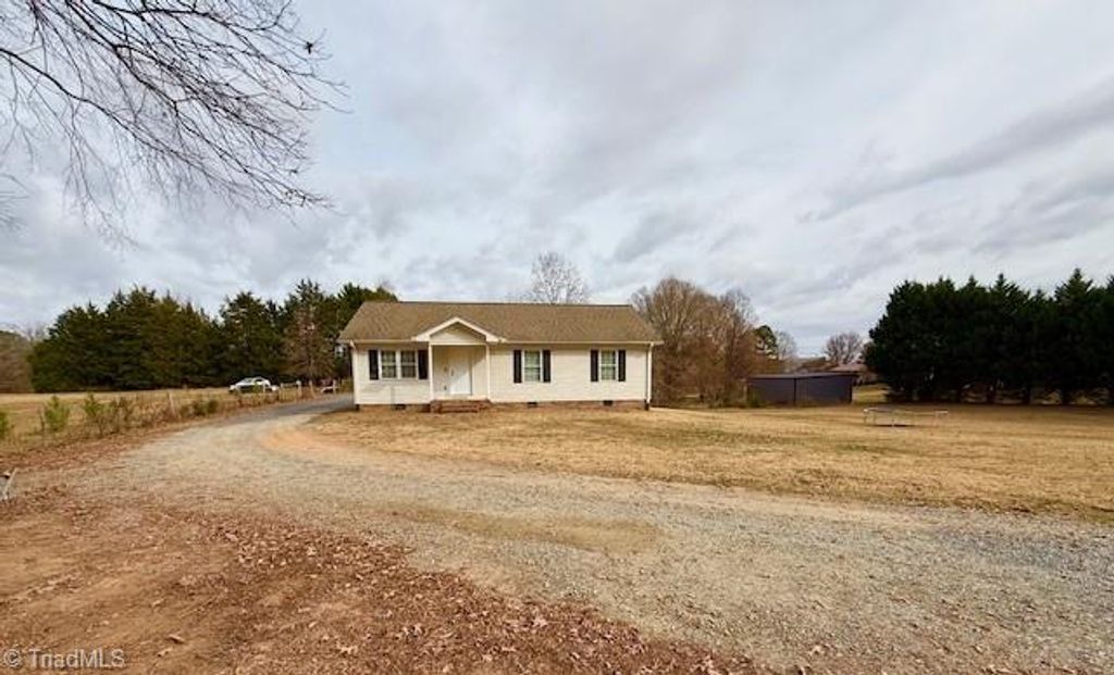 Photo of 174 Weldon Lane, Thomasville, NC 27360 (MLS # 1203141)