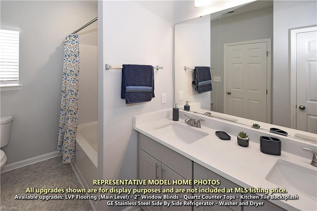 Greensboro, North Carolina 27405, United States, 3 Bedrooms Bedrooms, ,3 BathroomsBathrooms,Residential,Active,195704