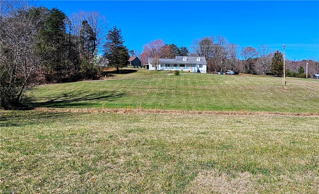 1641 Wall Loop Road, Walnut Cove, North Carolina image 4