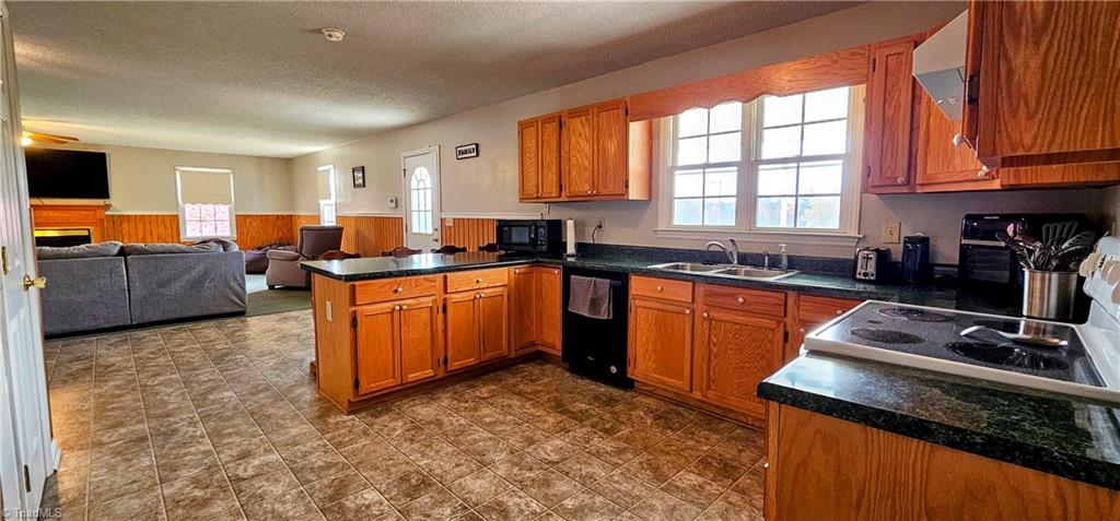 1641 Wall Loop Road, Walnut Cove, North Carolina image 16