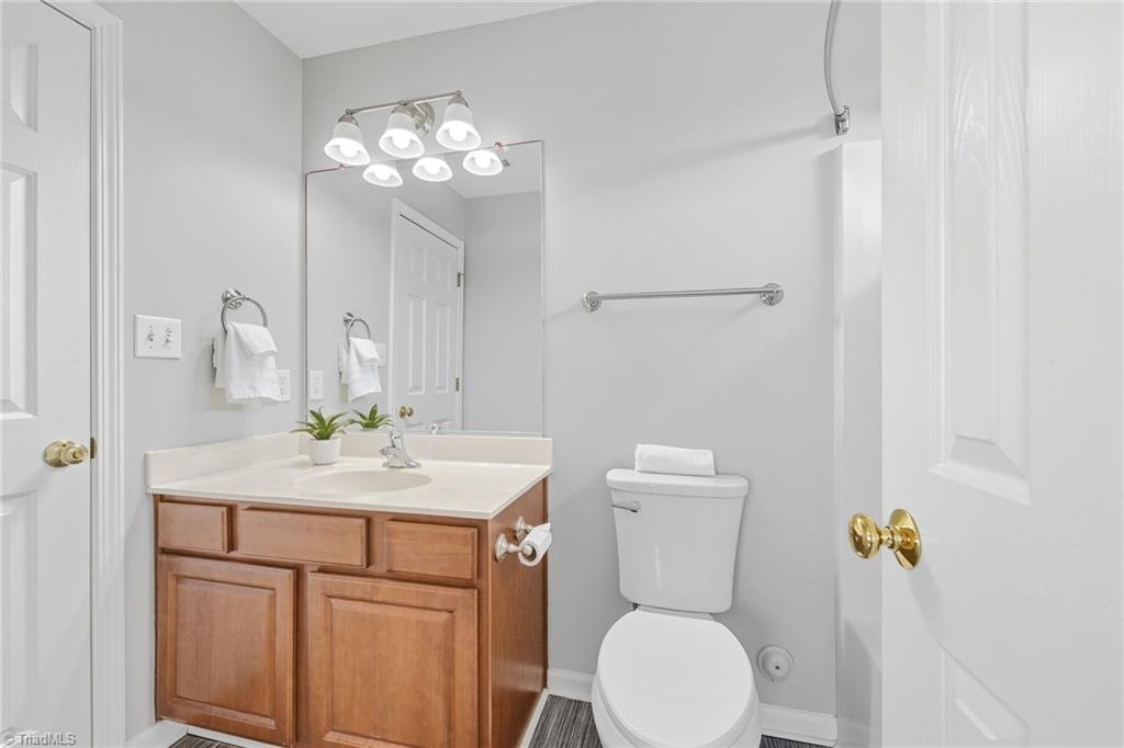 High Point, North Carolina 27265, United States, 4 Bedrooms Bedrooms, ,3 BathroomsBathrooms,Residential,Active,224999