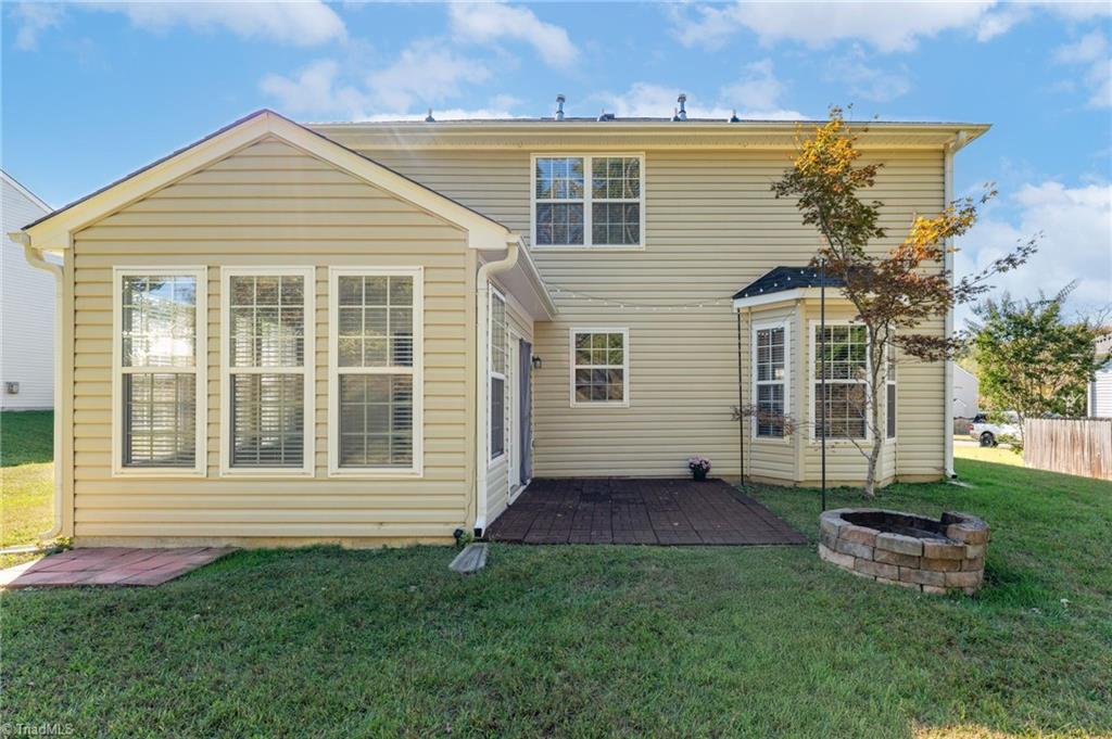 High Point, North Carolina 27265, United States, 4 Bedrooms Bedrooms, ,3 BathroomsBathrooms,Residential,Active,224999