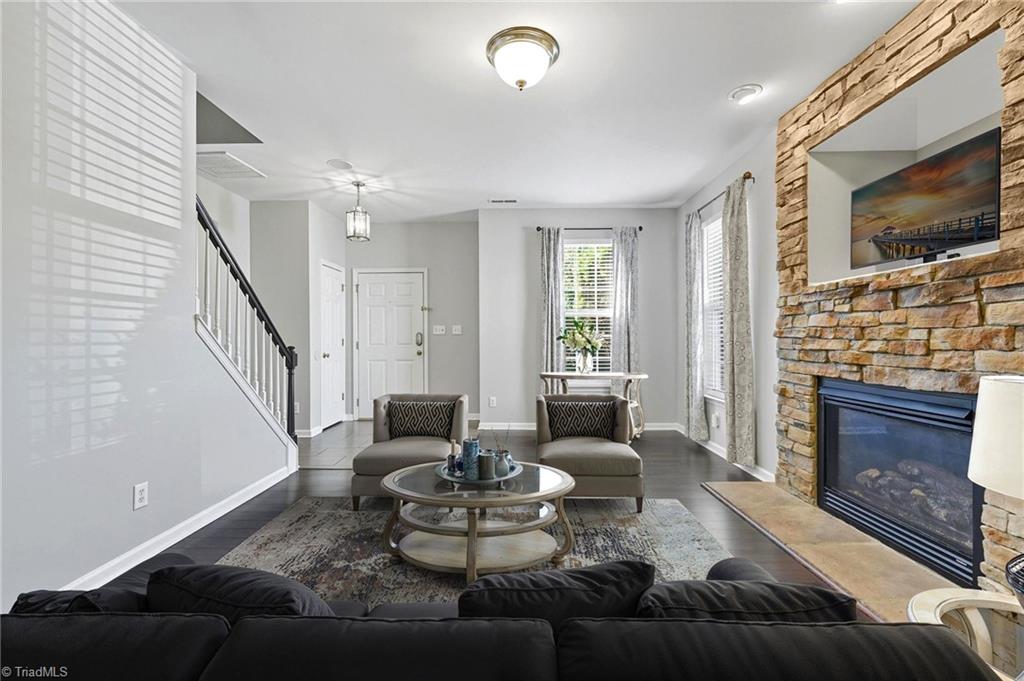 High Point, North Carolina 27265, United States, 4 Bedrooms Bedrooms, ,3 BathroomsBathrooms,Residential,Active,224999