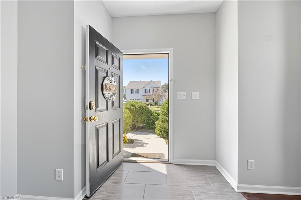 High Point, North Carolina 27265, United States, 4 Bedrooms Bedrooms, ,3 BathroomsBathrooms,Residential,Active,224999