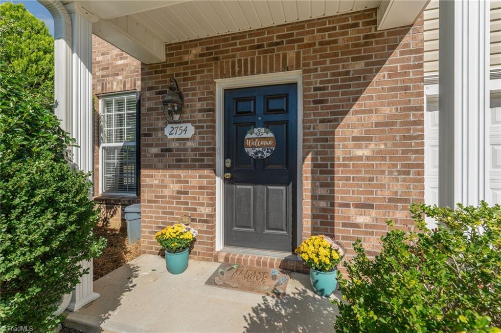 High Point, North Carolina 27265, United States, 4 Bedrooms Bedrooms, ,3 BathroomsBathrooms,Residential,Active,224999