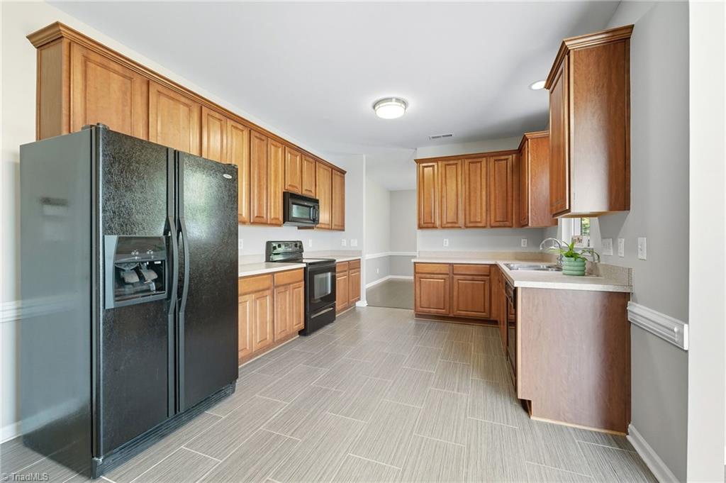 High Point, North Carolina 27265, United States, 4 Bedrooms Bedrooms, ,3 BathroomsBathrooms,Residential,Active,224999