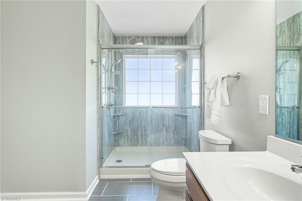 High Point, North Carolina 27265, United States, 4 Bedrooms Bedrooms, ,3 BathroomsBathrooms,Residential,Active,224999