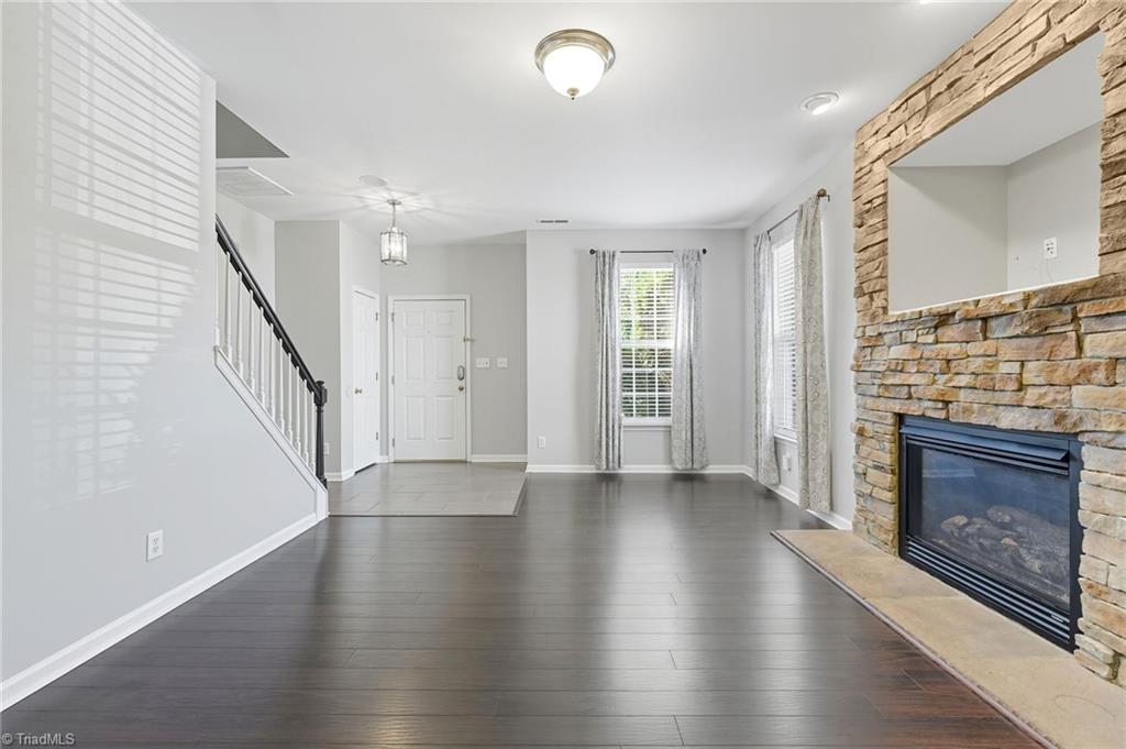 High Point, North Carolina 27265, United States, 4 Bedrooms Bedrooms, ,3 BathroomsBathrooms,Residential,Active,224999