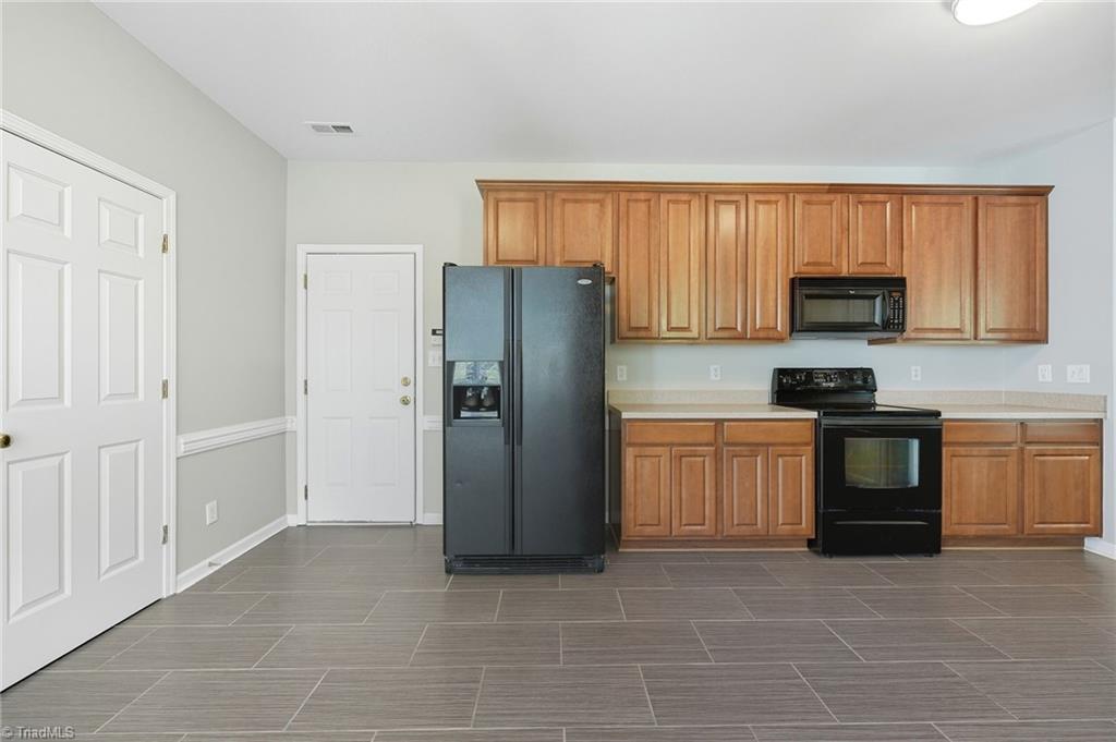 High Point, North Carolina 27265, United States, 4 Bedrooms Bedrooms, ,3 BathroomsBathrooms,Residential,Active,224999