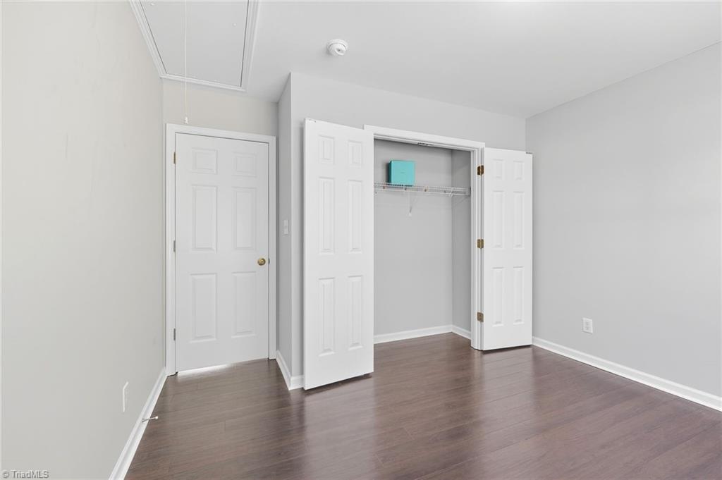 High Point, North Carolina 27265, United States, 4 Bedrooms Bedrooms, ,3 BathroomsBathrooms,Residential,Active,224999