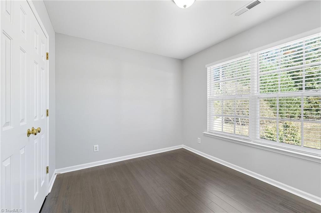 High Point, North Carolina 27265, United States, 4 Bedrooms Bedrooms, ,3 BathroomsBathrooms,Residential,Active,224999