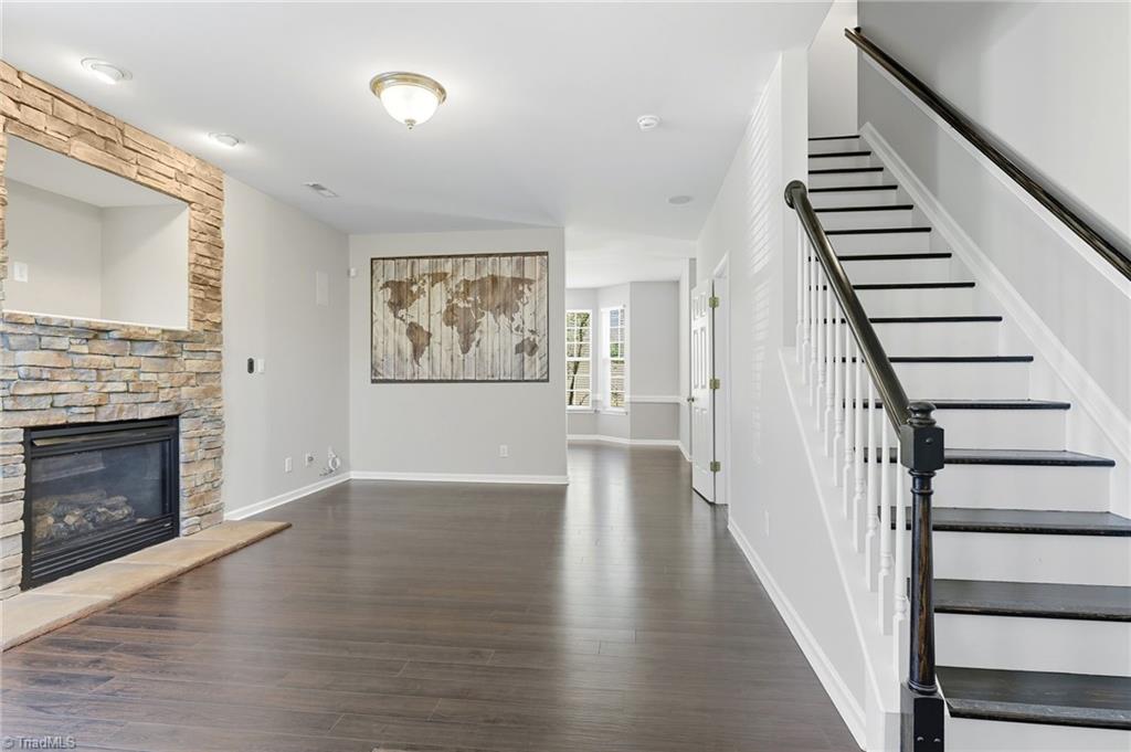 High Point, North Carolina 27265, United States, 4 Bedrooms Bedrooms, ,3 BathroomsBathrooms,Residential,Active,224999