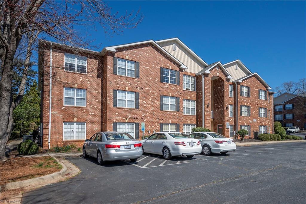 3716 Cotswold Avenue #D, Greensboro, North Carolina image 2