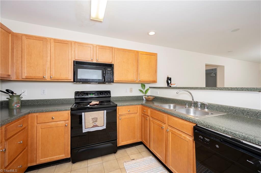 3716 Cotswold Avenue #D, Greensboro, North Carolina image 7