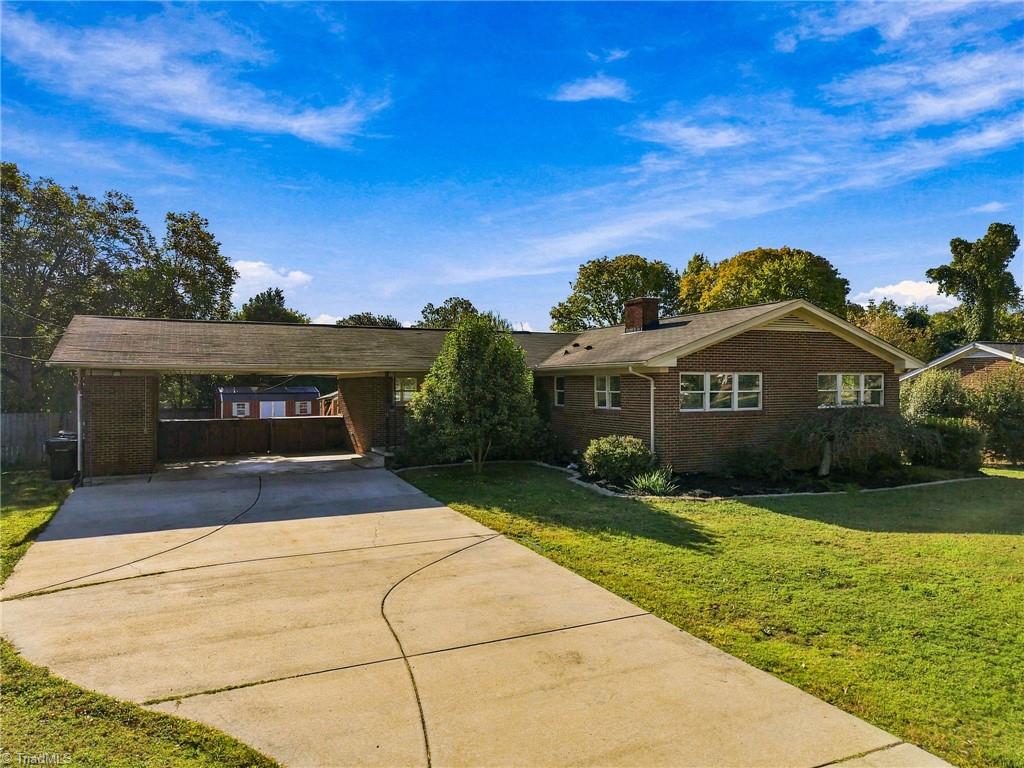 Photo of 234 Collinwood Drive, Burlington, NC 27215 (MLS # 1240051)