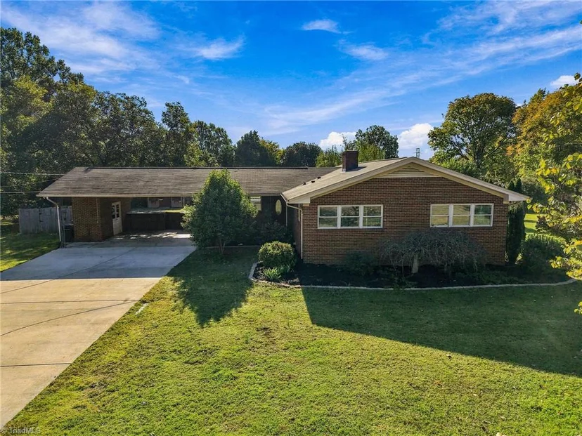 234 Collinwood Drive, photo 1 of 42