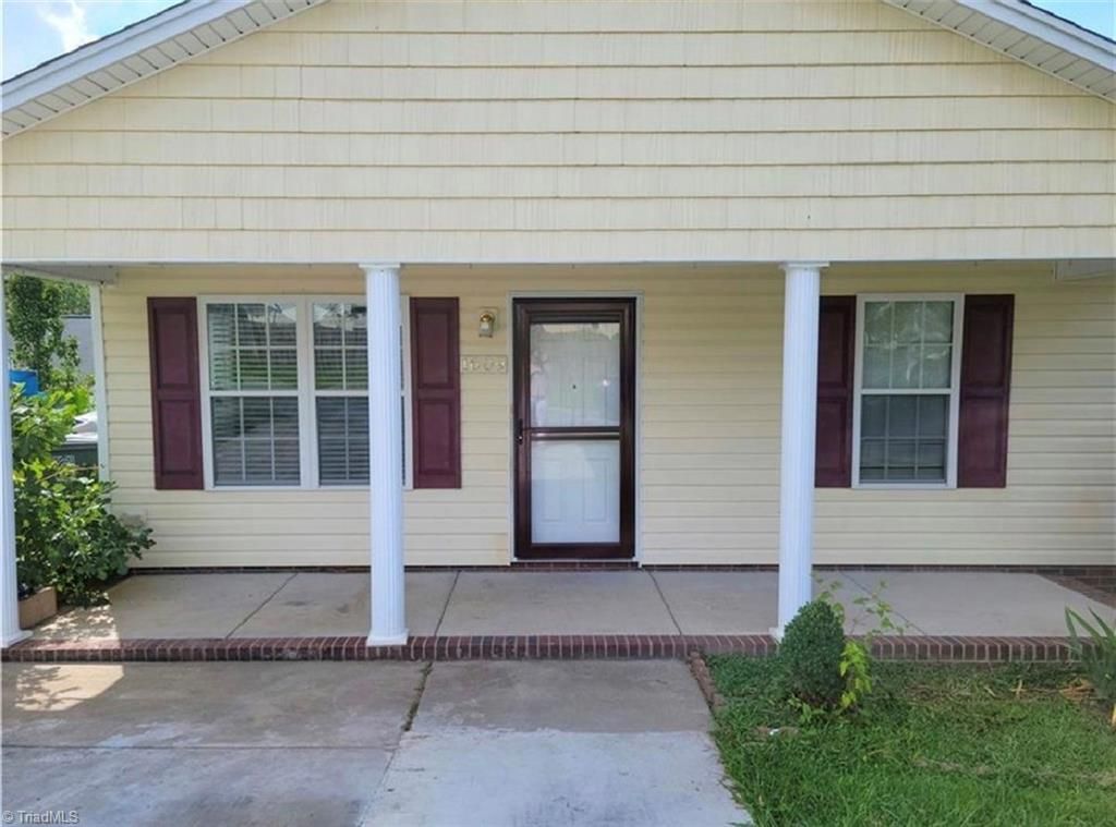 Photo of 1609 Sunrise Valley Drive, Greensboro, NC 27405 (MLS # 1213906)