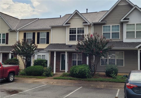 Townhouse For Sale - 1024 Oak Blossom Way<br/> Guilford County, Whitsett, NC 27377