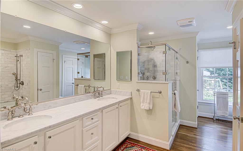 Winston-Salem, North Carolina 27104, United States, 4 Bedrooms Bedrooms, ,4 BathroomsBathrooms,Residential,Pending,106379