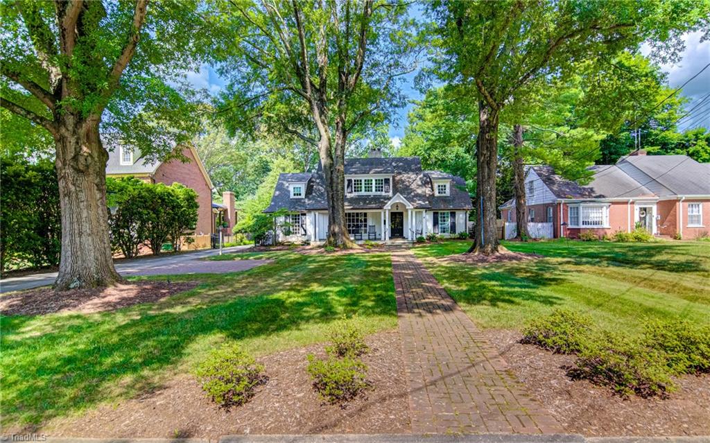Winston-Salem, North Carolina 27104, United States, 4 Bedrooms Bedrooms, ,4 BathroomsBathrooms,Residential,Pending,106379