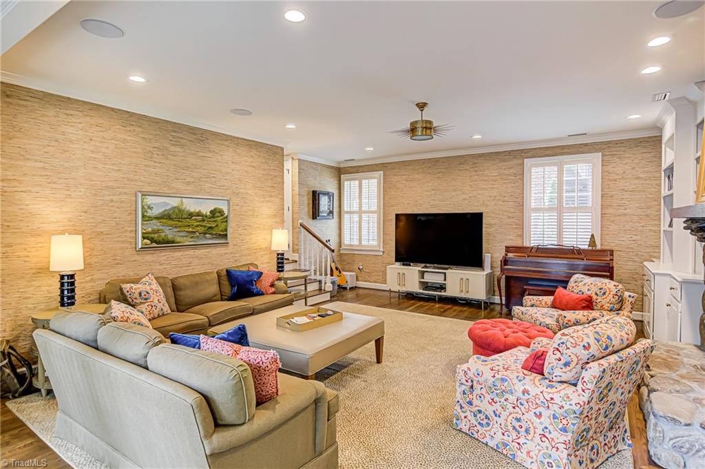 Winston-Salem, North Carolina 27104, United States, 4 Bedrooms Bedrooms, ,4 BathroomsBathrooms,Residential,Pending,106379