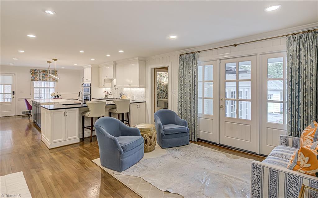 Winston-Salem, North Carolina 27104, United States, 4 Bedrooms Bedrooms, ,4 BathroomsBathrooms,Residential,Pending,106379