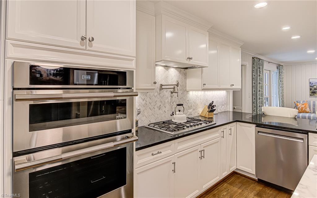 Winston-Salem, North Carolina 27104, United States, 4 Bedrooms Bedrooms, ,4 BathroomsBathrooms,Residential,Pending,106379