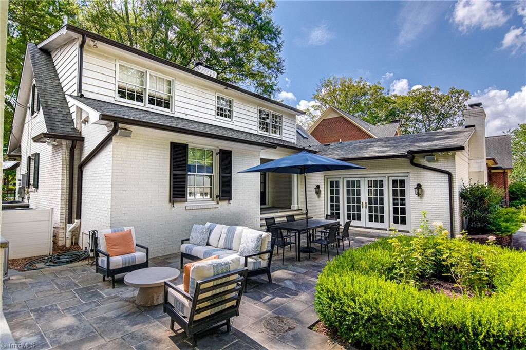 Winston-Salem, North Carolina 27104, United States, 4 Bedrooms Bedrooms, ,4 BathroomsBathrooms,Residential,Pending,106379