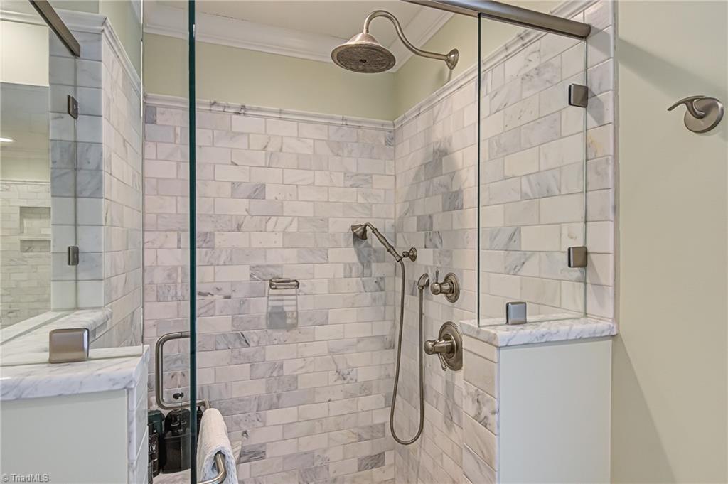 Winston-Salem, North Carolina 27104, United States, 4 Bedrooms Bedrooms, ,4 BathroomsBathrooms,Residential,Pending,106379