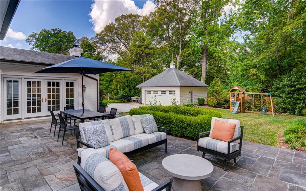 Winston-Salem, North Carolina 27104, United States, 4 Bedrooms Bedrooms, ,4 BathroomsBathrooms,Residential,Pending,106379