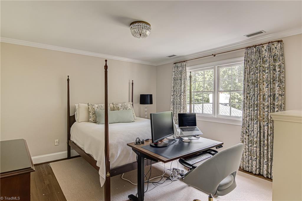 Winston-Salem, North Carolina 27104, United States, 4 Bedrooms Bedrooms, ,4 BathroomsBathrooms,Residential,Pending,106379