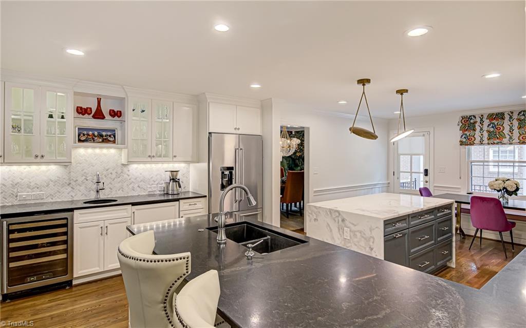 Winston-Salem, North Carolina 27104, United States, 4 Bedrooms Bedrooms, ,4 BathroomsBathrooms,Residential,Pending,106379