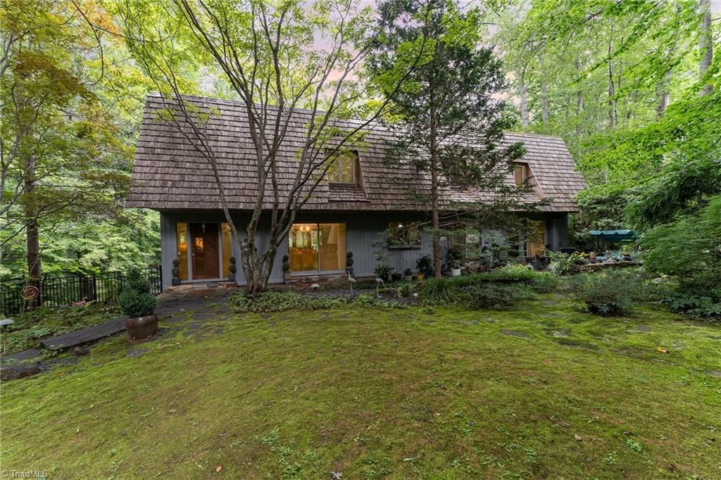 Photo of 565 Knob View Drive, Winston-Salem, NC 27104 (MLS # 1206298)