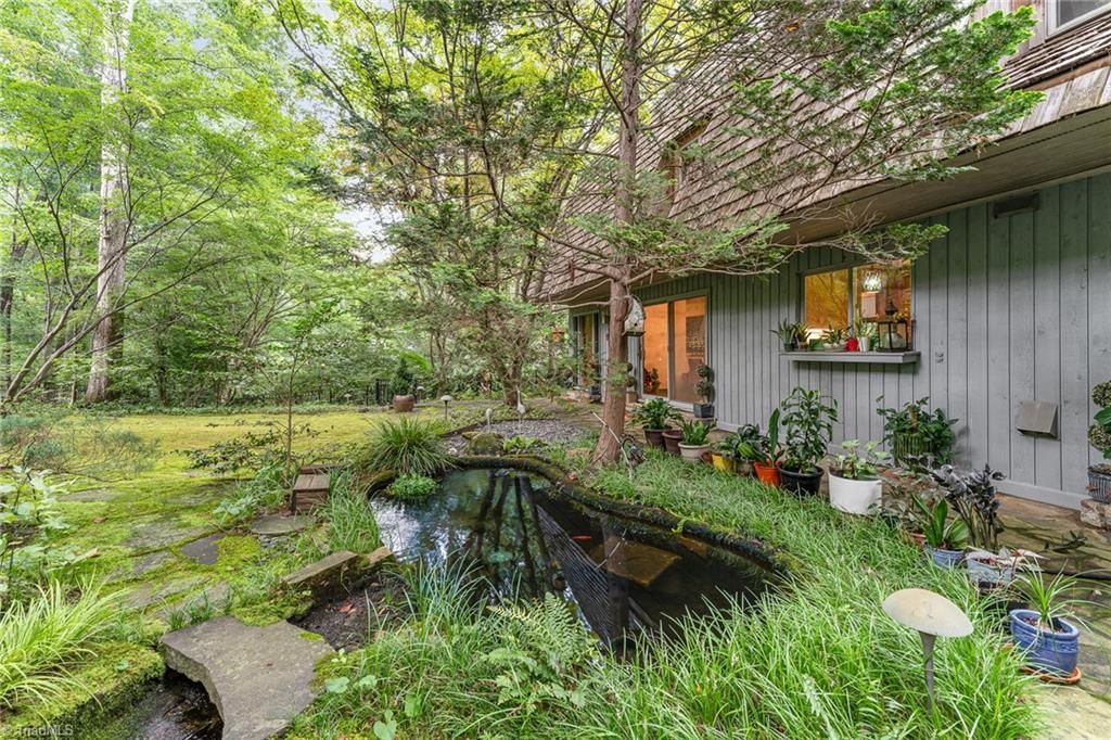 Photo of 565 Knob View Drive, Winston-Salem, NC 27104 (MLS # 1206298)