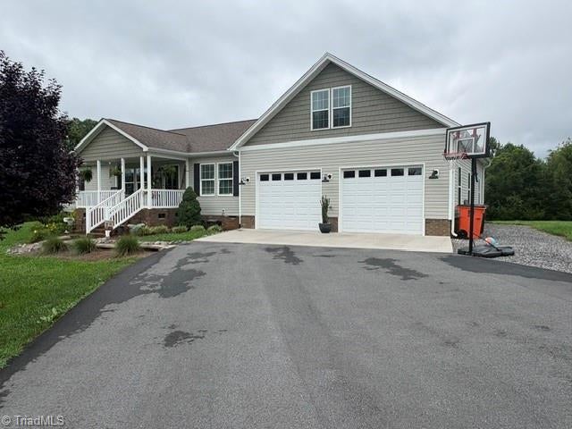 Photo of 1017 Mount Zion Road, Pinnacle, NC 27043 (MLS # 1236242)
