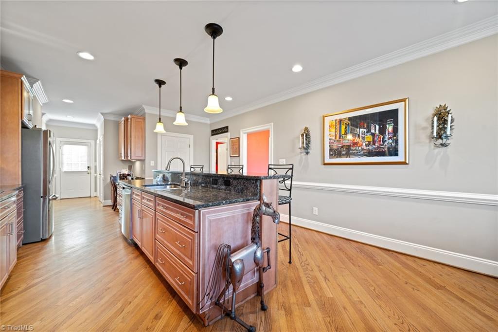 Winston-Salem, North Carolina 27104, United States, 4 Bedrooms Bedrooms, ,4 BathroomsBathrooms,Residential,Pending,5216