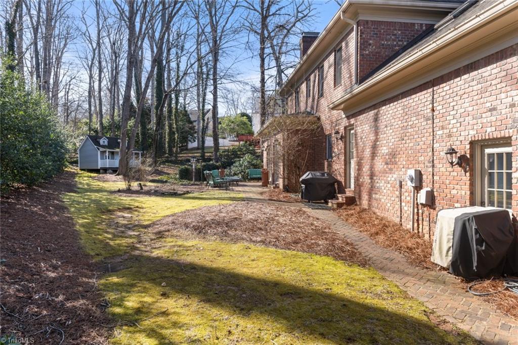 Winston-Salem, North Carolina 27104, United States, 4 Bedrooms Bedrooms, ,4 BathroomsBathrooms,Residential,Pending,5216