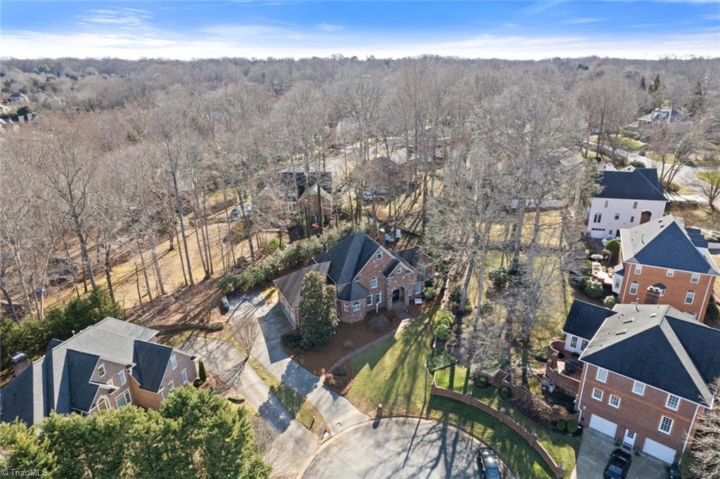 Winston-Salem, North Carolina 27104, United States, 4 Bedrooms Bedrooms, ,4 BathroomsBathrooms,Residential,Pending,5216