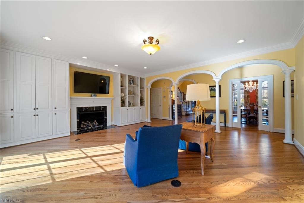 Winston-Salem, North Carolina 27104, United States, 4 Bedrooms Bedrooms, ,4 BathroomsBathrooms,Residential,Pending,5216