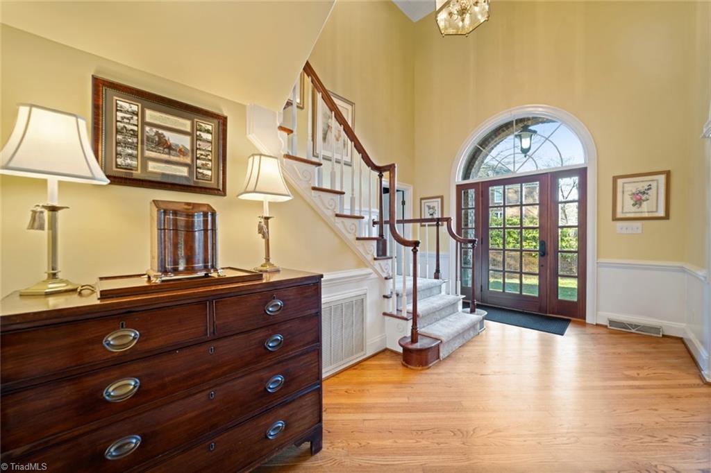 Winston-Salem, North Carolina 27104, United States, 4 Bedrooms Bedrooms, ,4 BathroomsBathrooms,Residential,Pending,5216