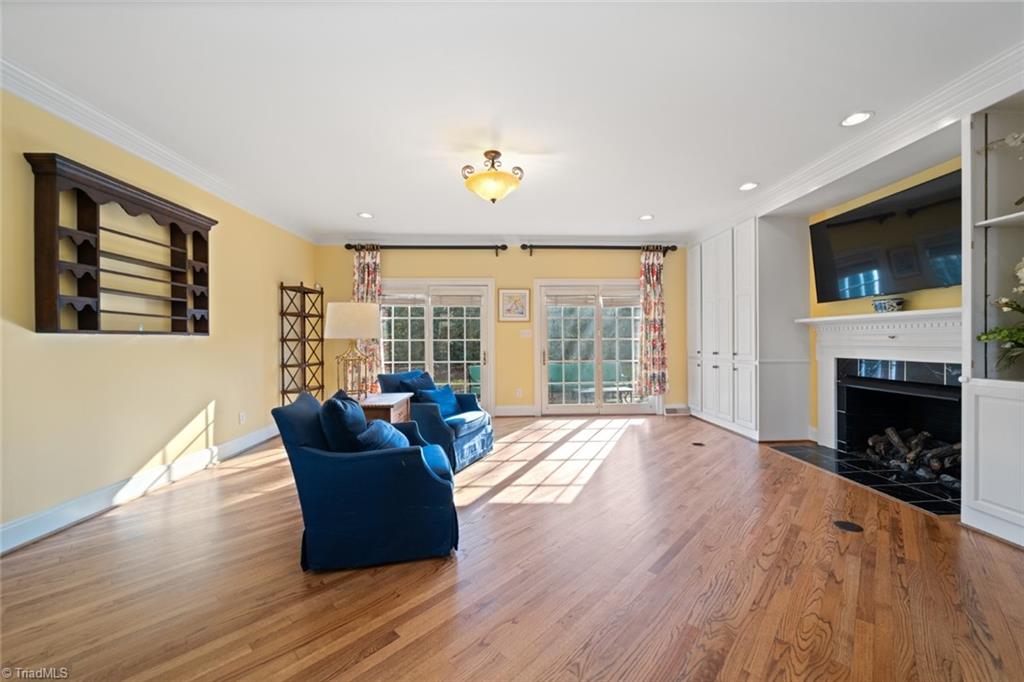 Winston-Salem, North Carolina 27104, United States, 4 Bedrooms Bedrooms, ,4 BathroomsBathrooms,Residential,Pending,5216