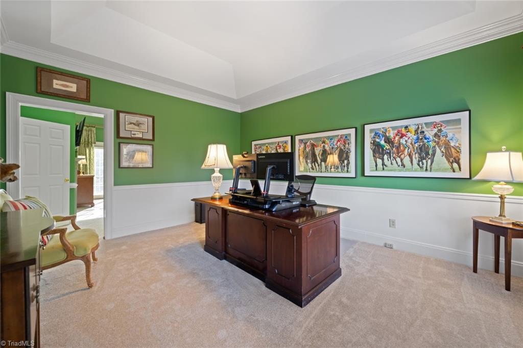 Winston-Salem, North Carolina 27104, United States, 4 Bedrooms Bedrooms, ,4 BathroomsBathrooms,Residential,Pending,5216