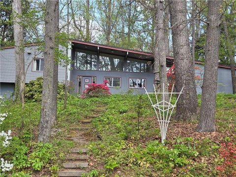 Homes For Sale - 2051 Royall Drive<br/> Winston-Salem, NC 27106