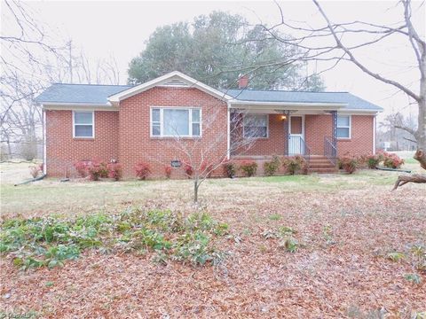 7067 Mcleansville Road, Browns Summit, NC 27214 - #: 1113808