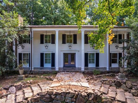Homes For Sale - 52 Dogwood Acres Drive<br/> Chapel Hill, NC 27516