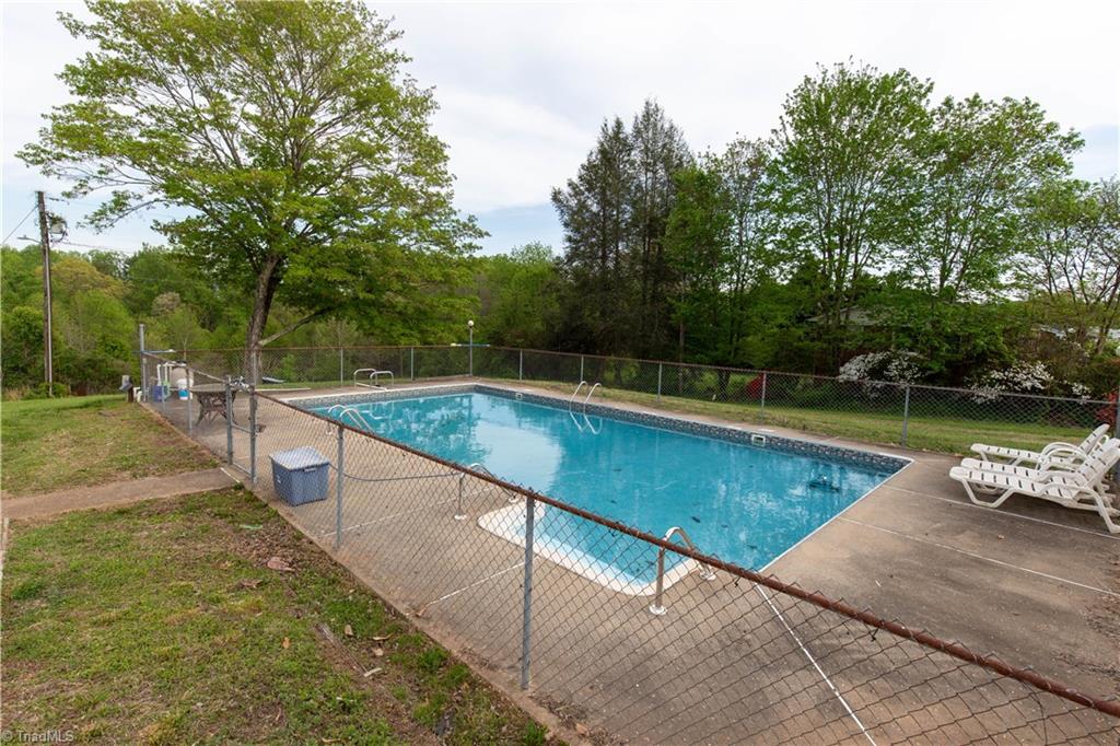 4024 Kenwood Drive, Jonesville, North Carolina image 3