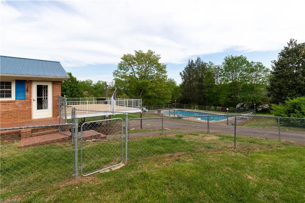 4024 Kenwood Drive, Jonesville, North Carolina image 2