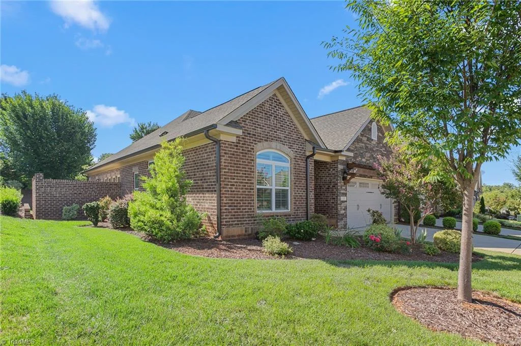 138 Dunvegan Lane