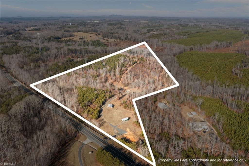 Photo of 8383 Nc Highway 14, Eden, NC 27288 (MLS # 1205978)