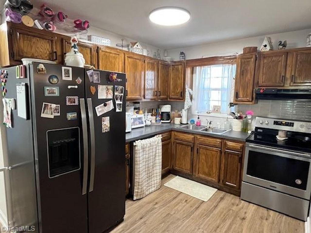 Photo of 1045 Quail Road, Lexington, NC 27292 (MLS # 1204260)